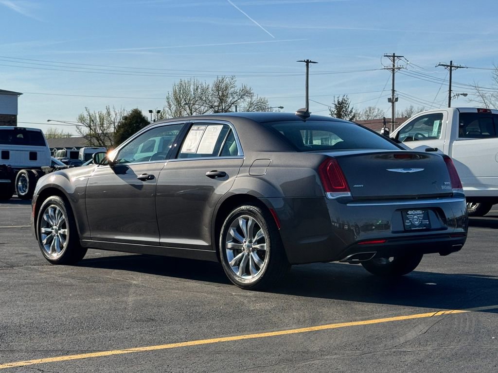 Used 2021 Chrysler 300 Touring L image 10