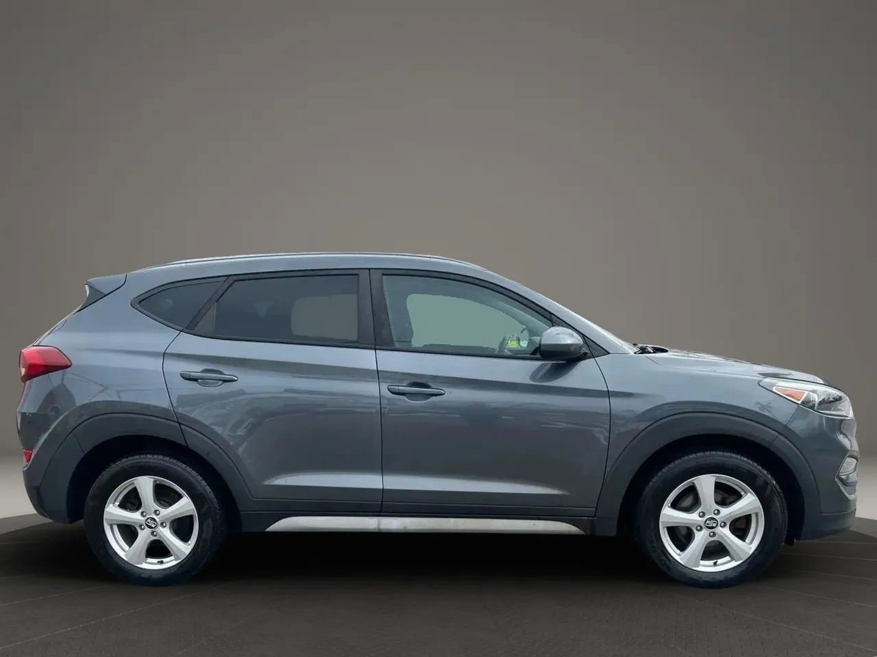 Used 2017 Hyundai Tucson SE image 4