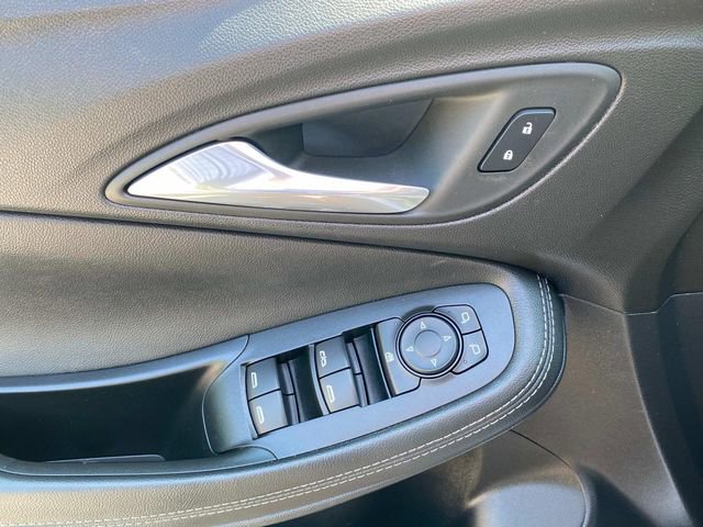 Used 2022 Buick Encore GX Preferred w/ Cold Weather Comfort Package AWD/4WD image 19