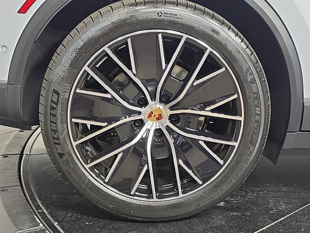 New 2026 Porsche Macan Electric RWD image 29