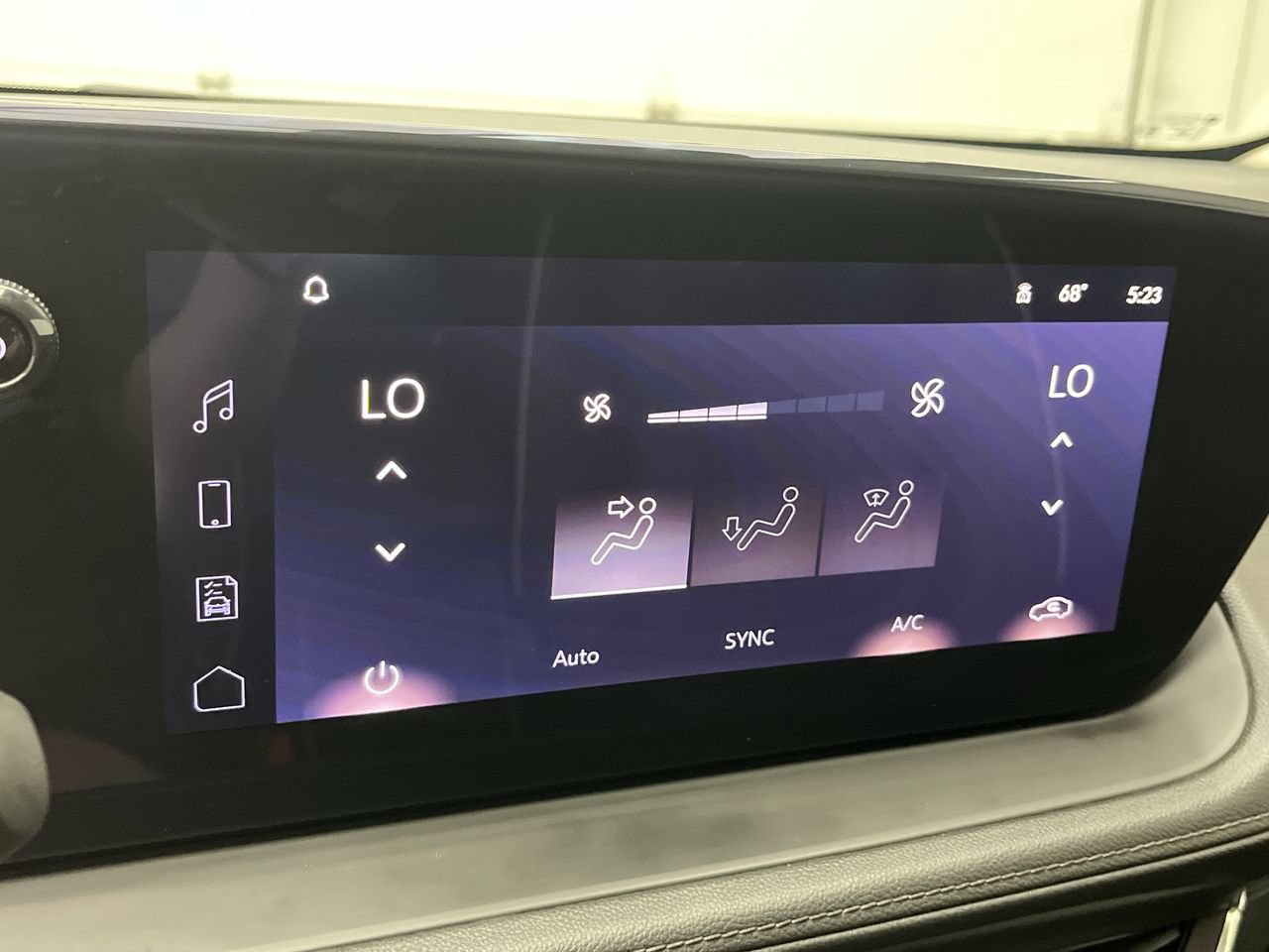 Used 2026 Buick Encore GX Avenir w/ Avenir Technology Package AWD/4WD image 19