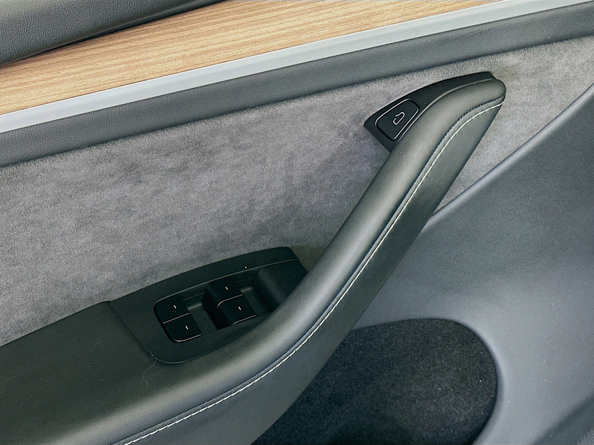 Used 2025 Tesla Model Y Long Range image 15