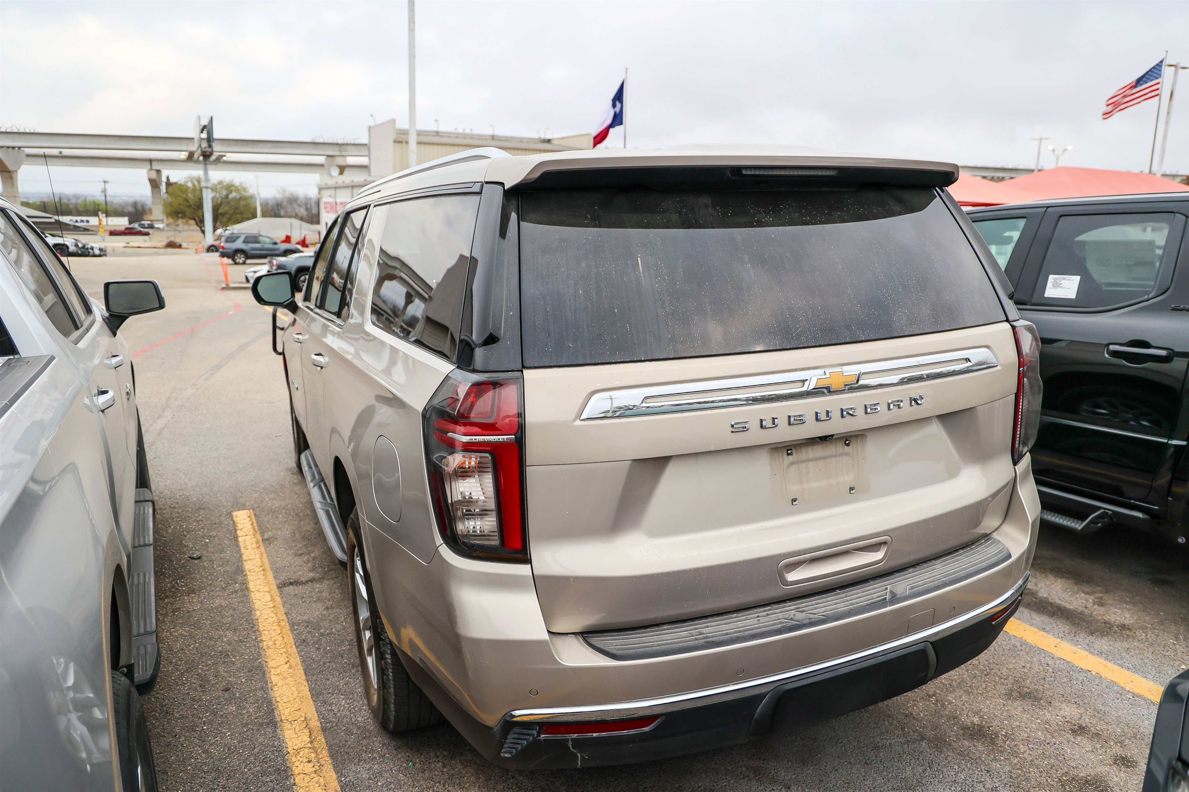 Used 2021 Chevrolet Suburban LS w/ Driver Alert Package image 21
