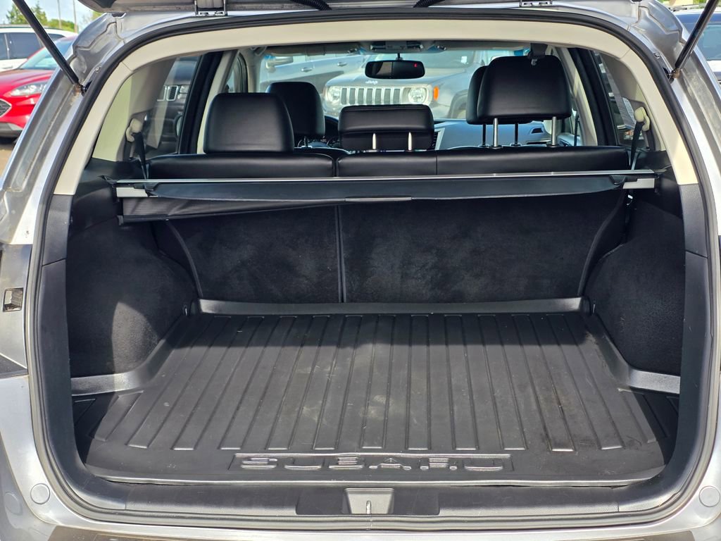 Used 2011 Subaru Outback 2.5i Limited AWD/4WD image 24