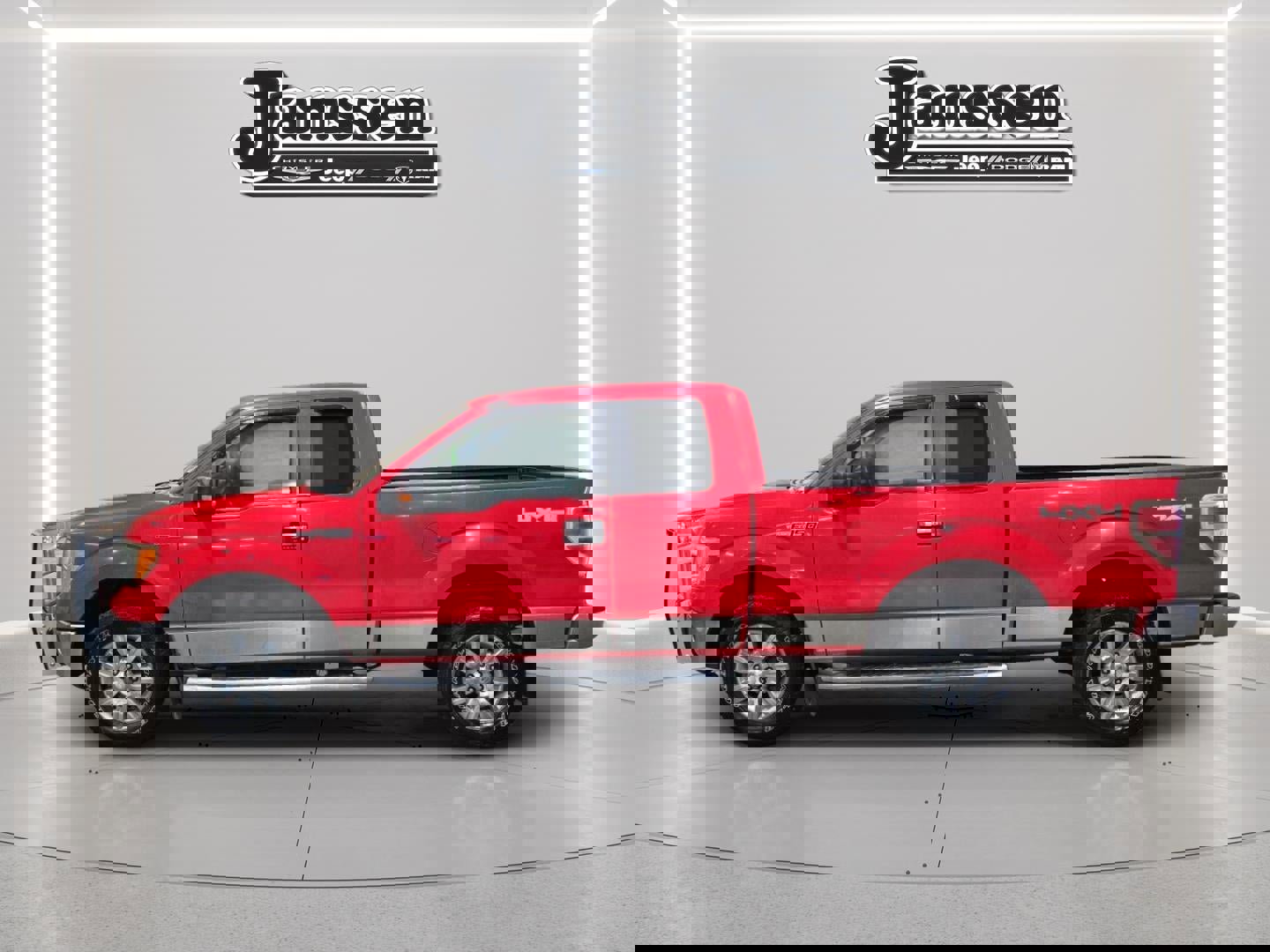 Used 2014 Ford F150 XLT w/ XLT Chrome Package image 2