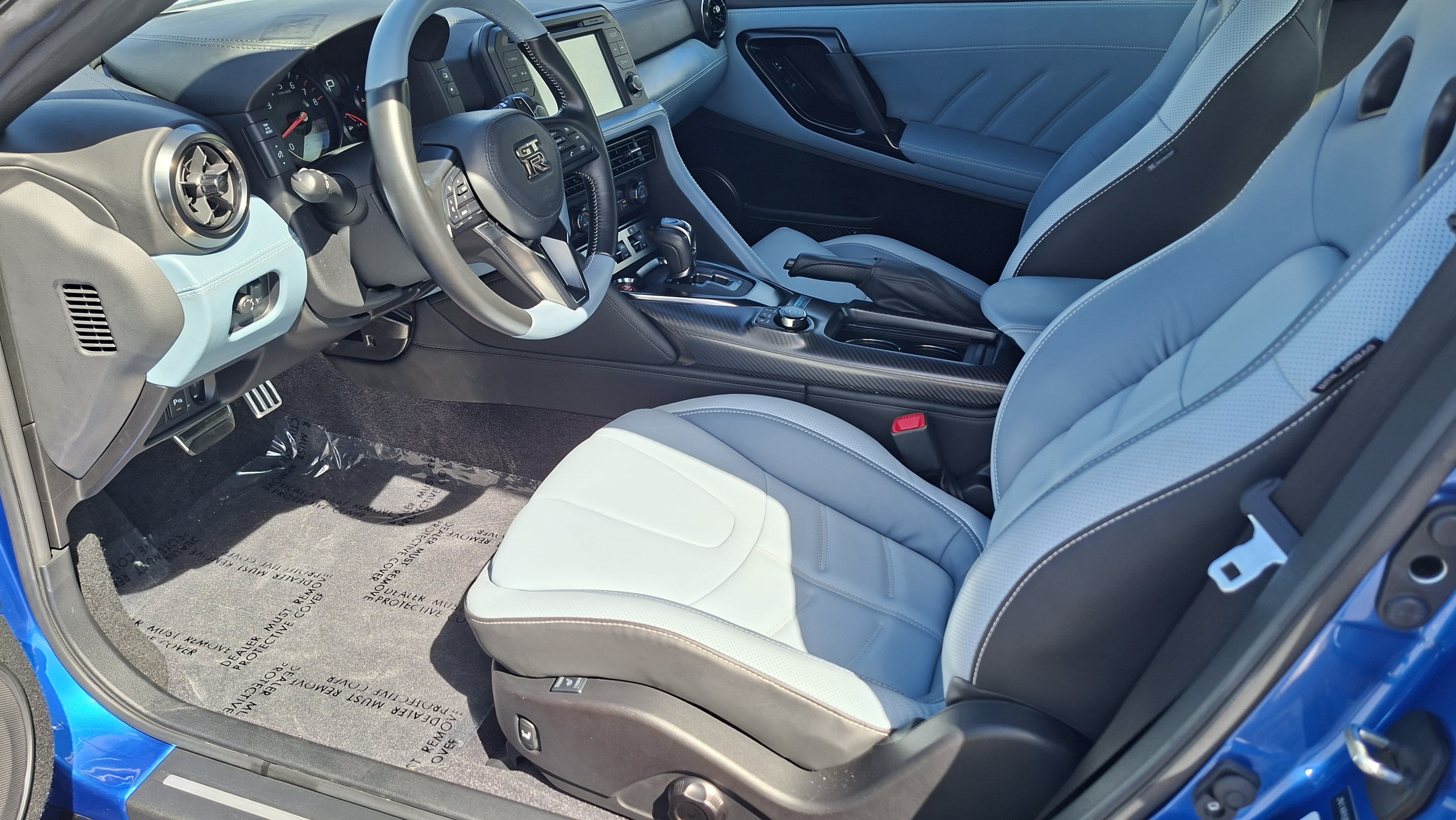 Used 2024 Nissan GT-R AWD/4WD image 9