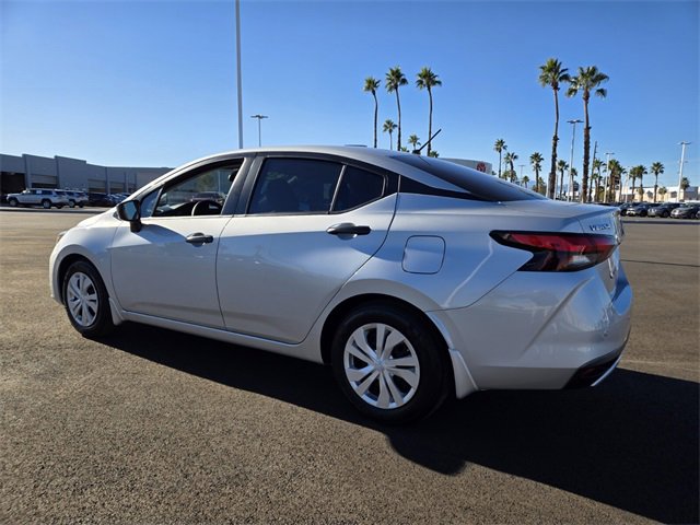 Used 2025 Nissan Versa S w/ Trunk Package image 5