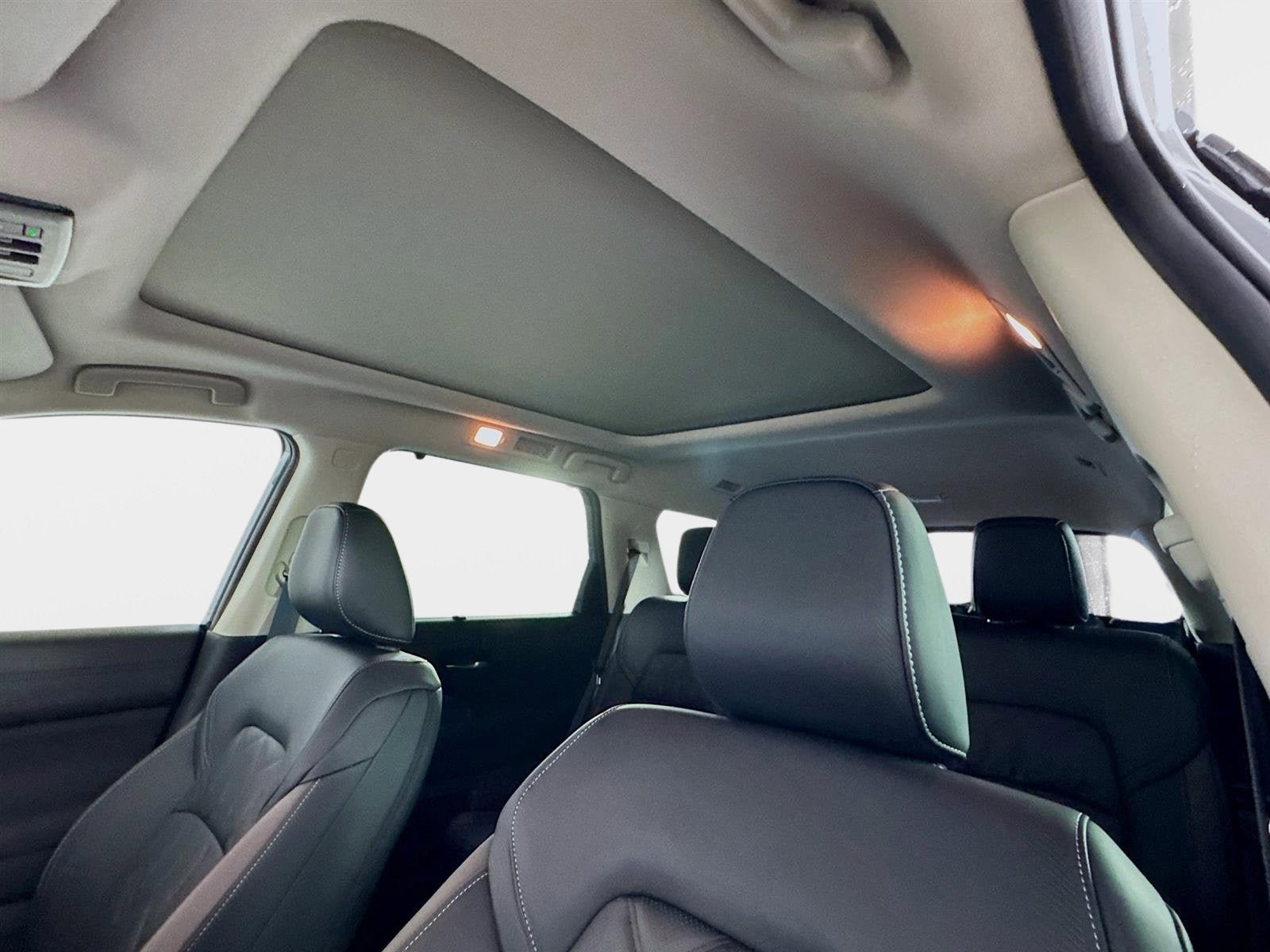 New 2026 Nissan Pathfinder Platinum image 14
