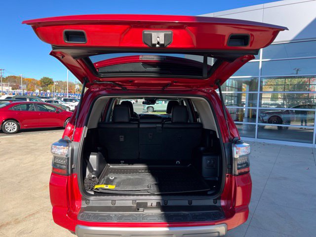 Used 2023 Toyota 4Runner TRD Off-Road Premium w/ Moonroof Package AWD/4WD image 32