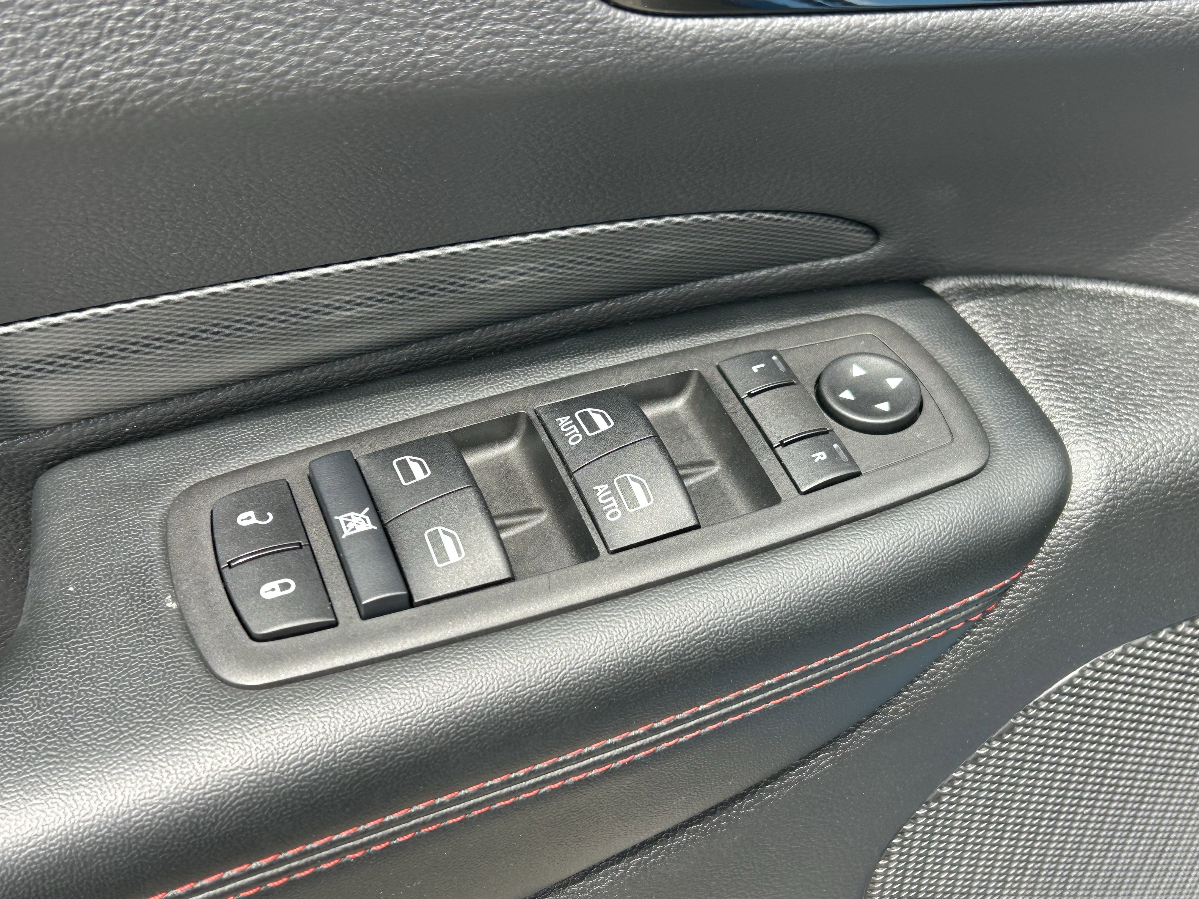 Used 2025 Dodge Durango GT AWD/4WD image 26