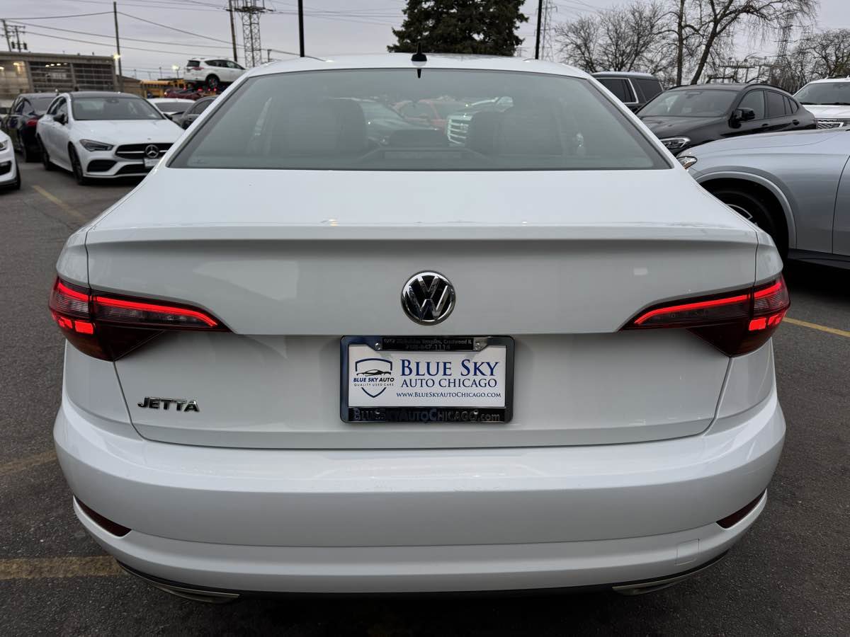 Used 2019 Volkswagen Jetta R-Line w/ R-Line Cold Weather Package FWD image 6