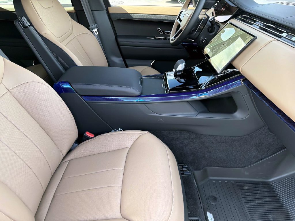 New 2026 Land Rover Range Rover Sport Dynamic SE AWD/4WD image 11