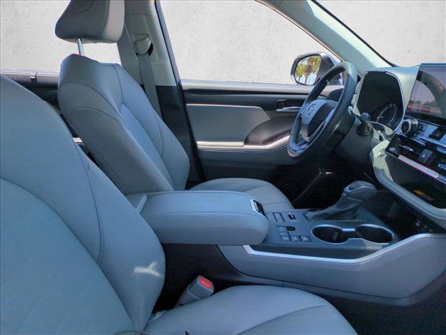 Certified 2025 Toyota Highlander XLE AWD/4WD image 22