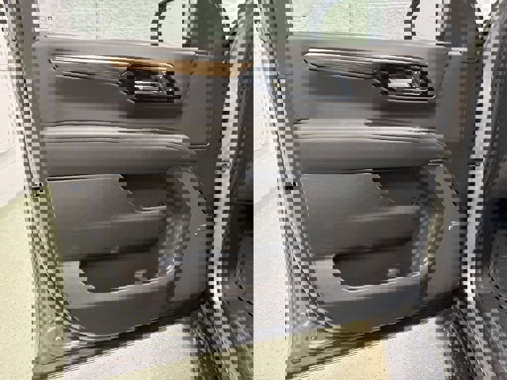 New 2026 Chevrolet Suburban High Country image 13