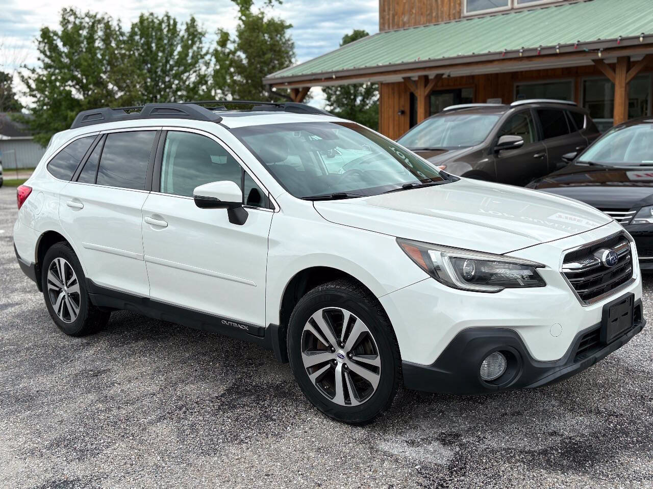 Used 2019 Subaru Outback 2.5i Limited AWD/4WD image 4