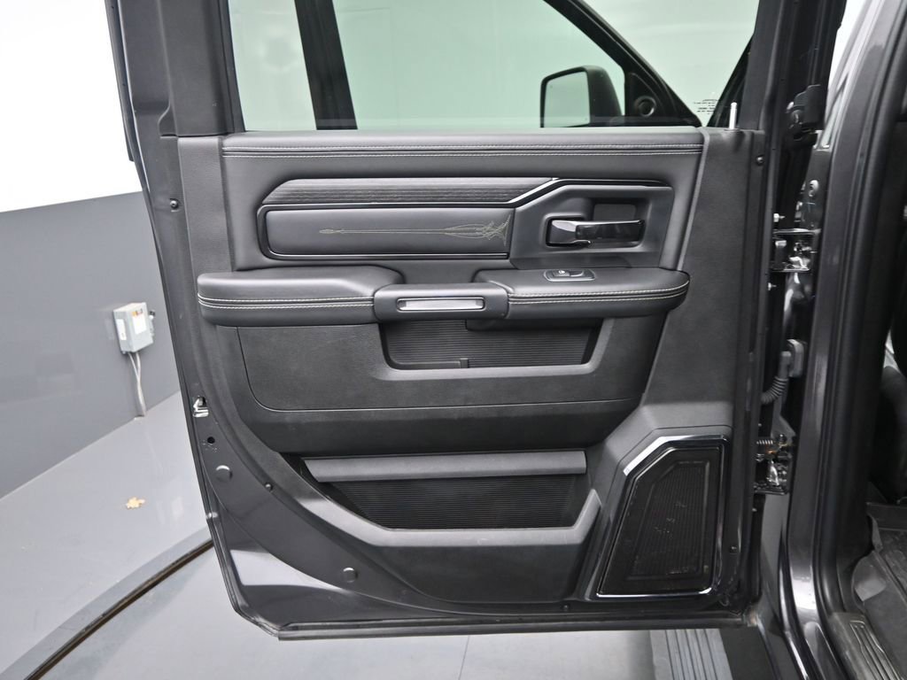 Used 2024 RAM 2500 Limited image 14