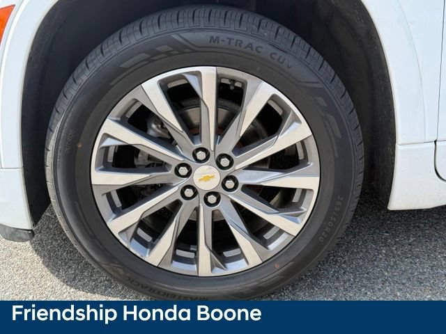 Used 2023 Chevrolet Traverse Premier FWD image 10