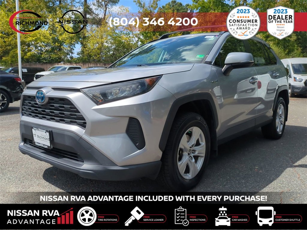 Used 2019 Toyota RAV4 LE image 2