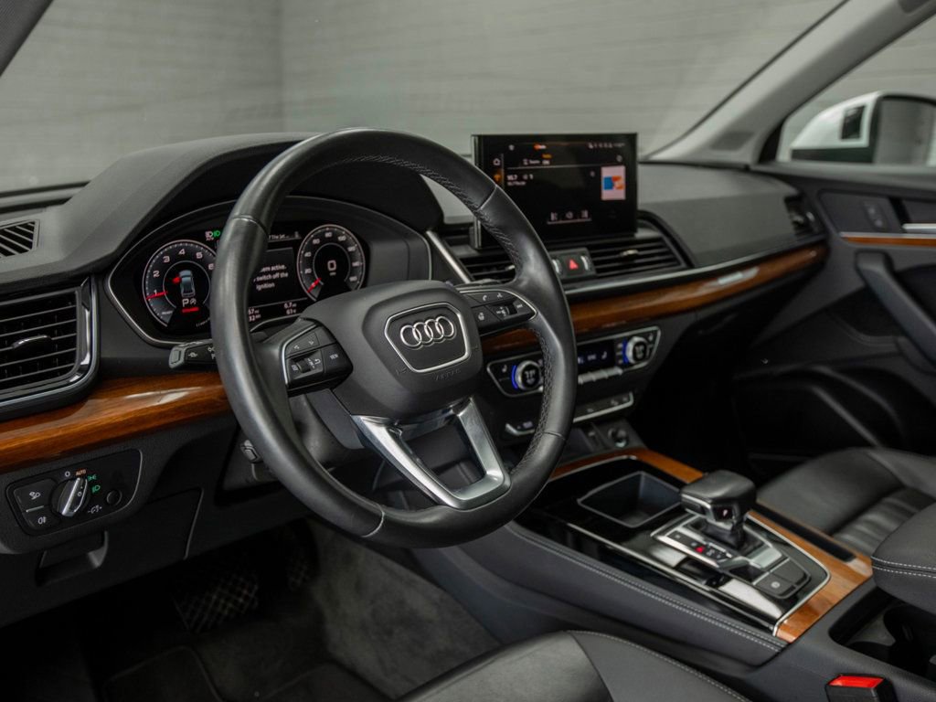 Used 2023 Audi Q5 2.0T Premium Plus w/ Premium Plus Package AWD/4WD image 16
