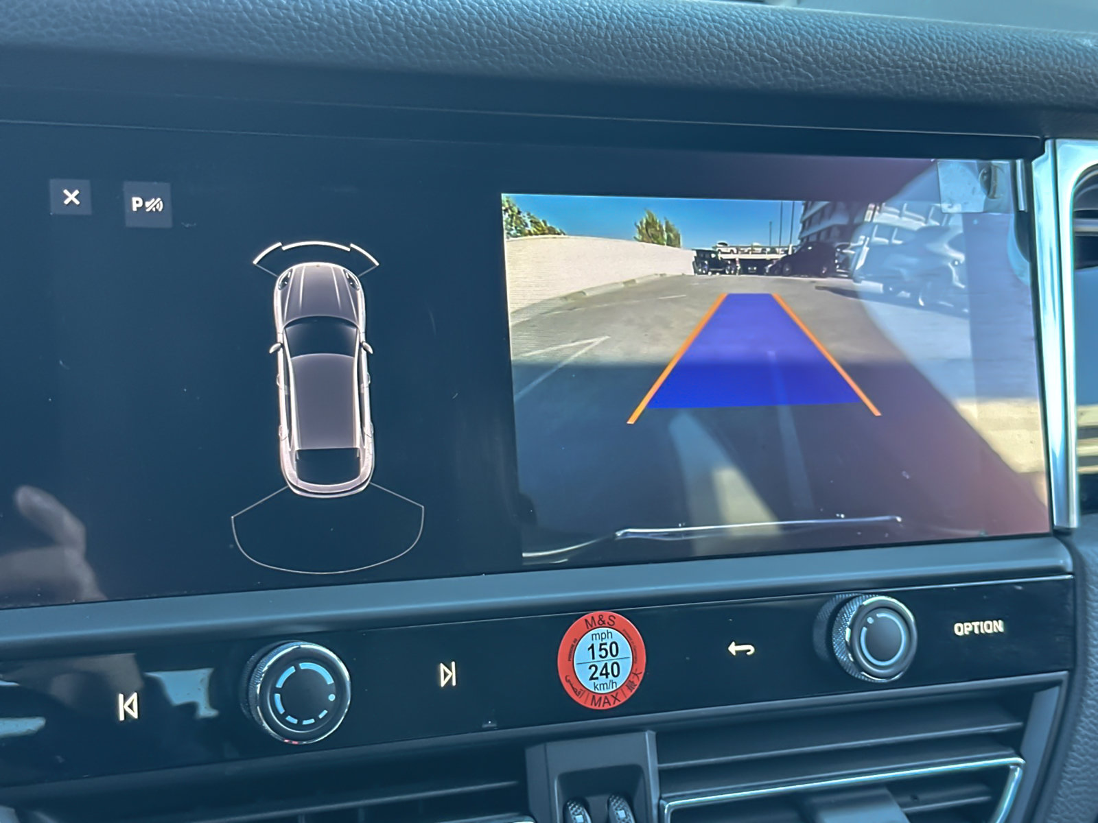 Certified 2026 Porsche Macan AWD/4WD image 19