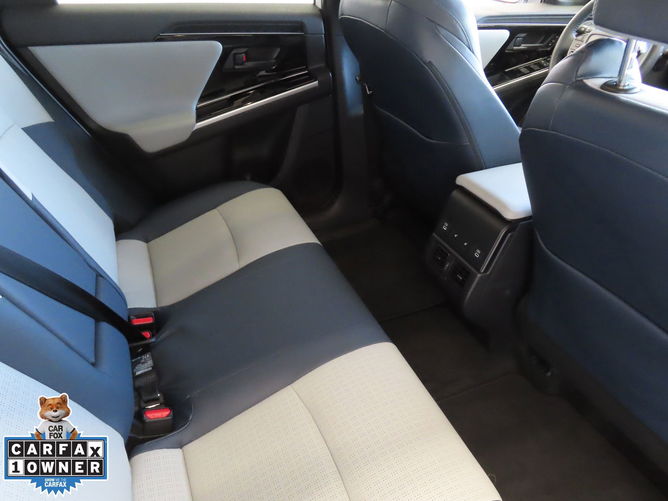 Used 2025 Subaru Solterra Limited image 25