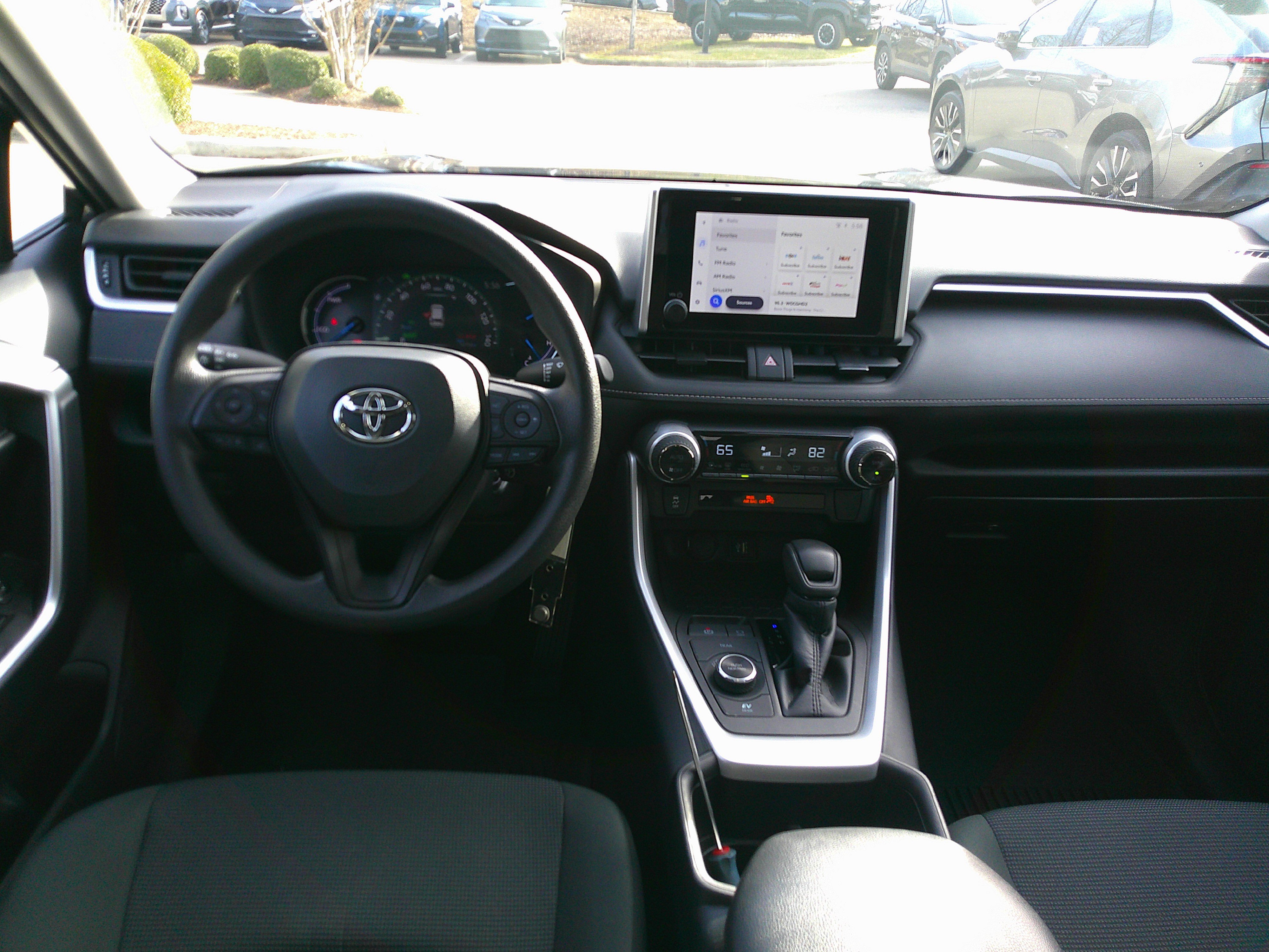 Used 2024 Toyota RAV4 LE image 30