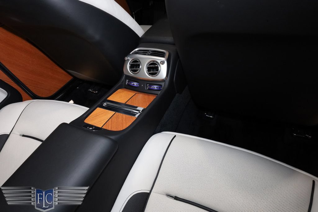 Used 2017 Rolls-Royce Dawn RWD image 26