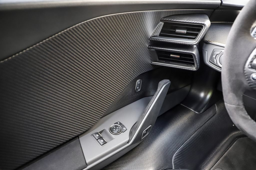 Used 2017 Ford GT RWD image 79