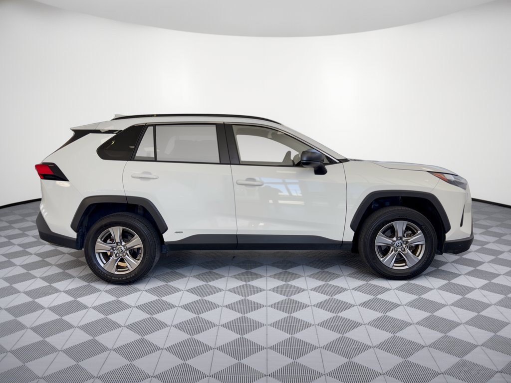 Used 2023 Toyota RAV4 LE AWD/4WD image 8