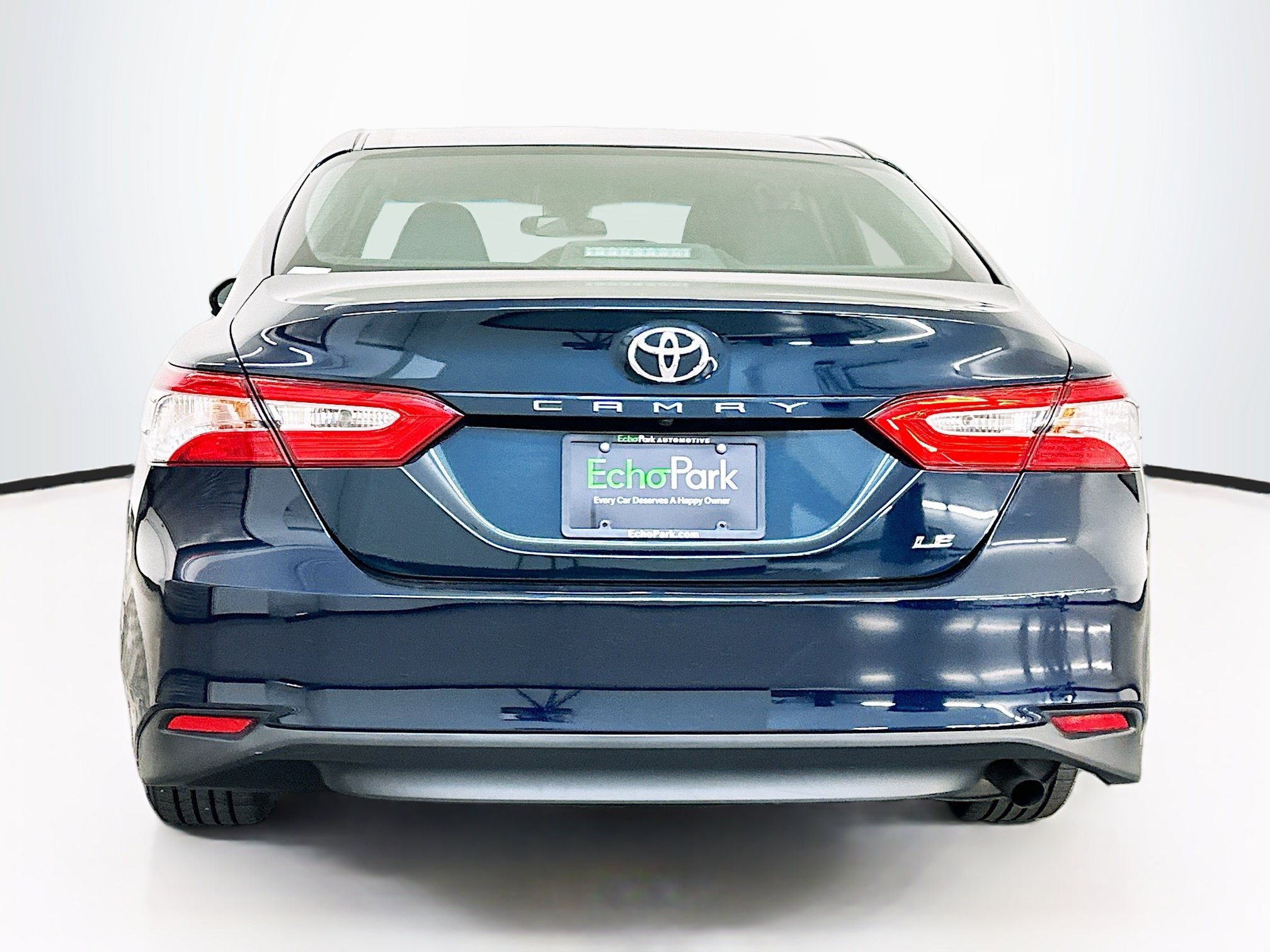 Used 2018 Toyota Camry LE FWD image 7