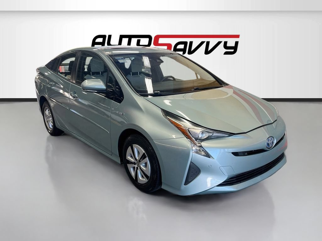 Used 2017 Toyota Prius Four FWD image 1