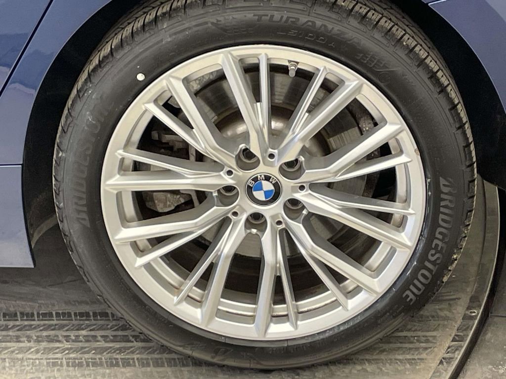 Used 2024 BMW 330i xDrive Sedan w/ Convenience Package AWD/4WD image 12