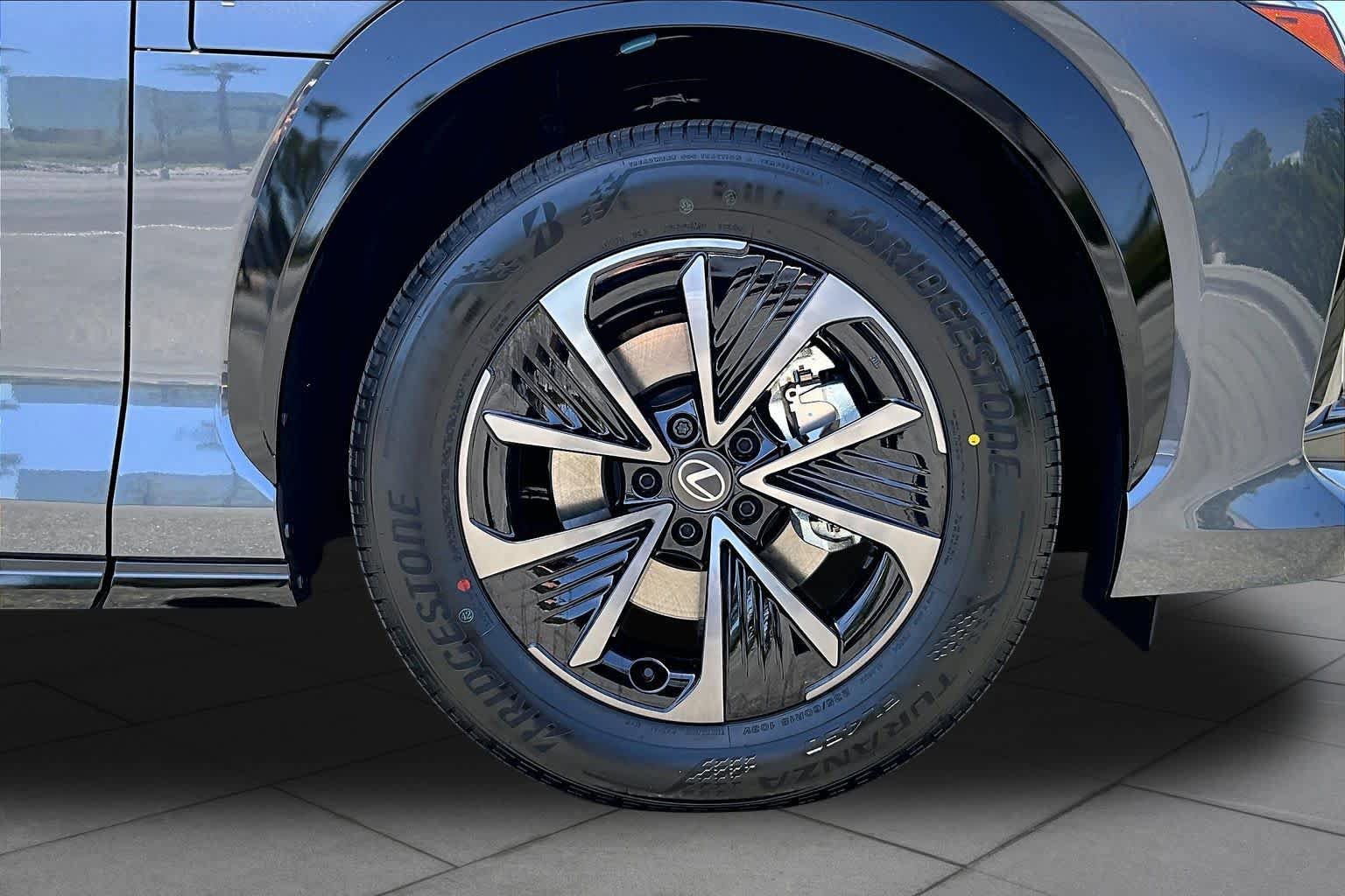 New 2026 Lexus RZ 350e 2WD image 9