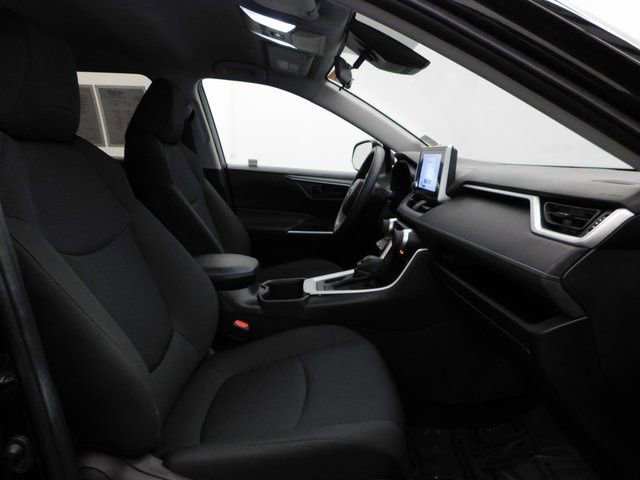 Used 2024 Toyota RAV4 LE image 34