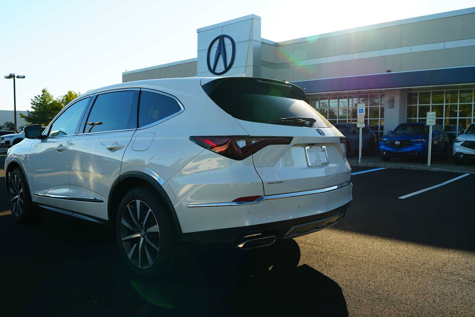 Certified 2026 Acura MDX w/ Technology Package AWD/4WD image 5