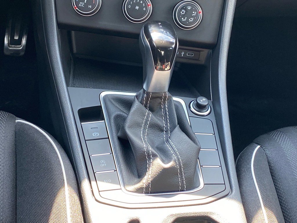 Certified 2024 Volkswagen Jetta Sport image 8