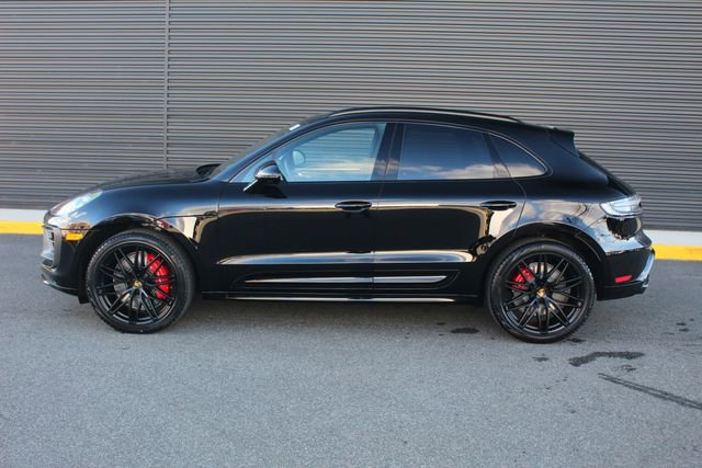 New 2026 Porsche Macan GTS image 2