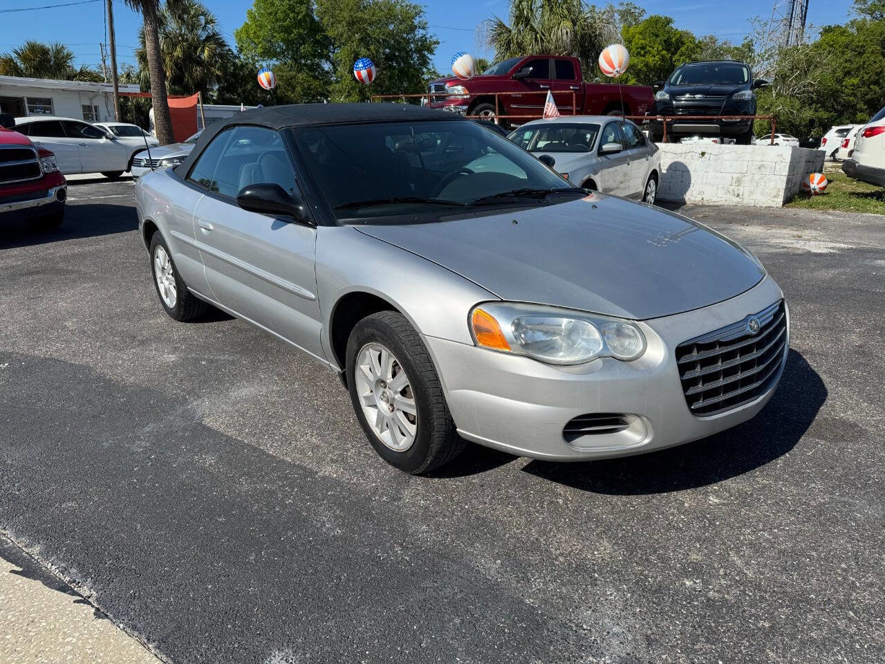 Used 2004 Chrysler Sebring GTC image 2