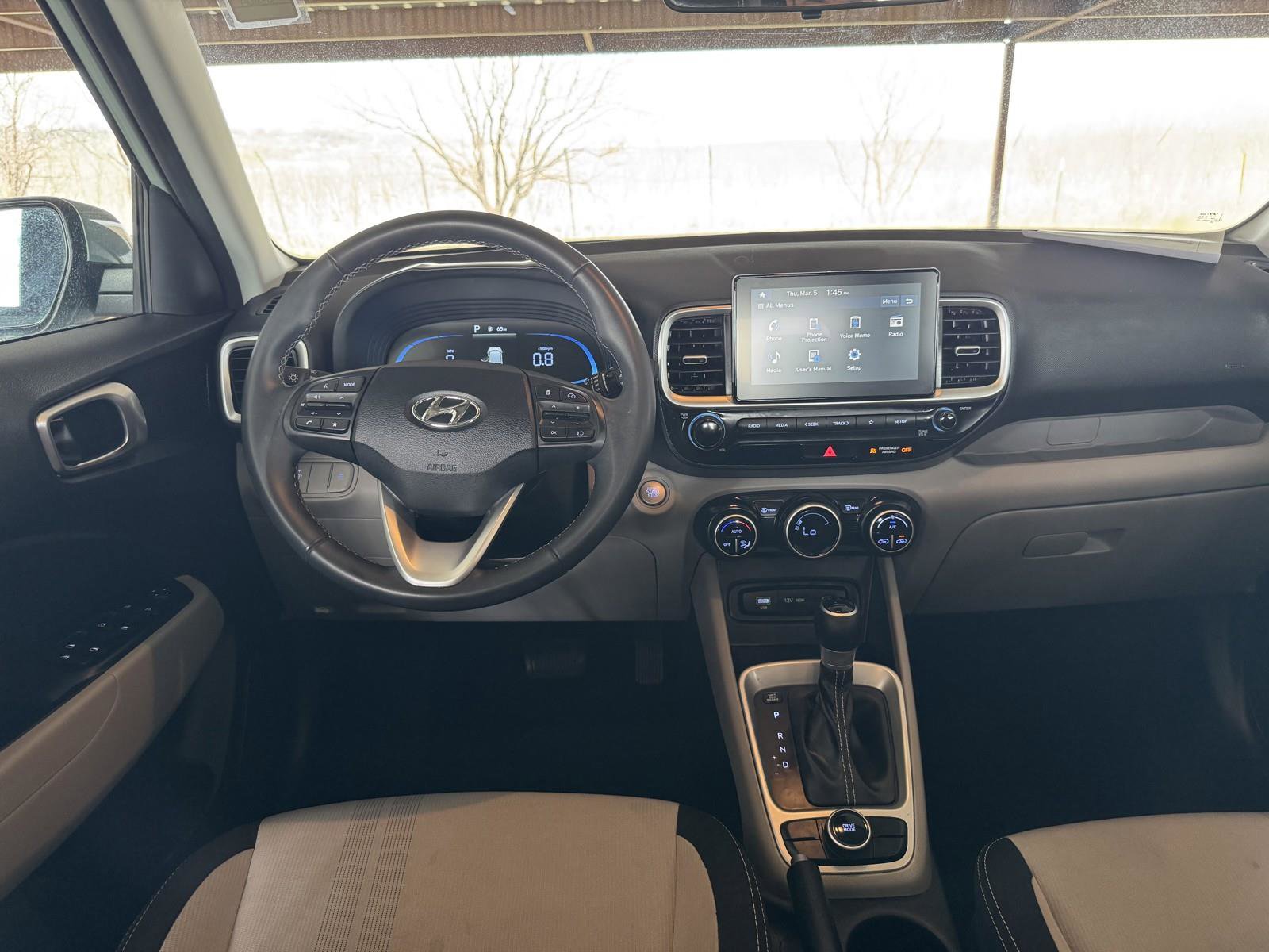 Used 2025 Hyundai Venue SEL image 21