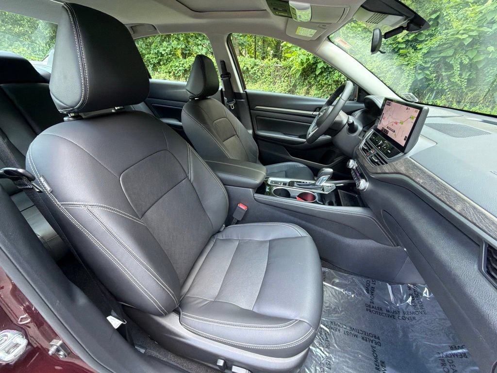Used 2024 Nissan Altima 2.5 SL AWD/4WD image 9