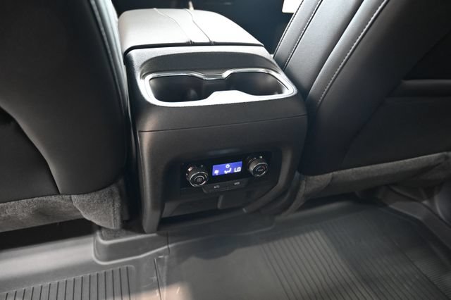 New 2027 Chevrolet Traverse LT w/ Driver Confidence Package FWD image 27