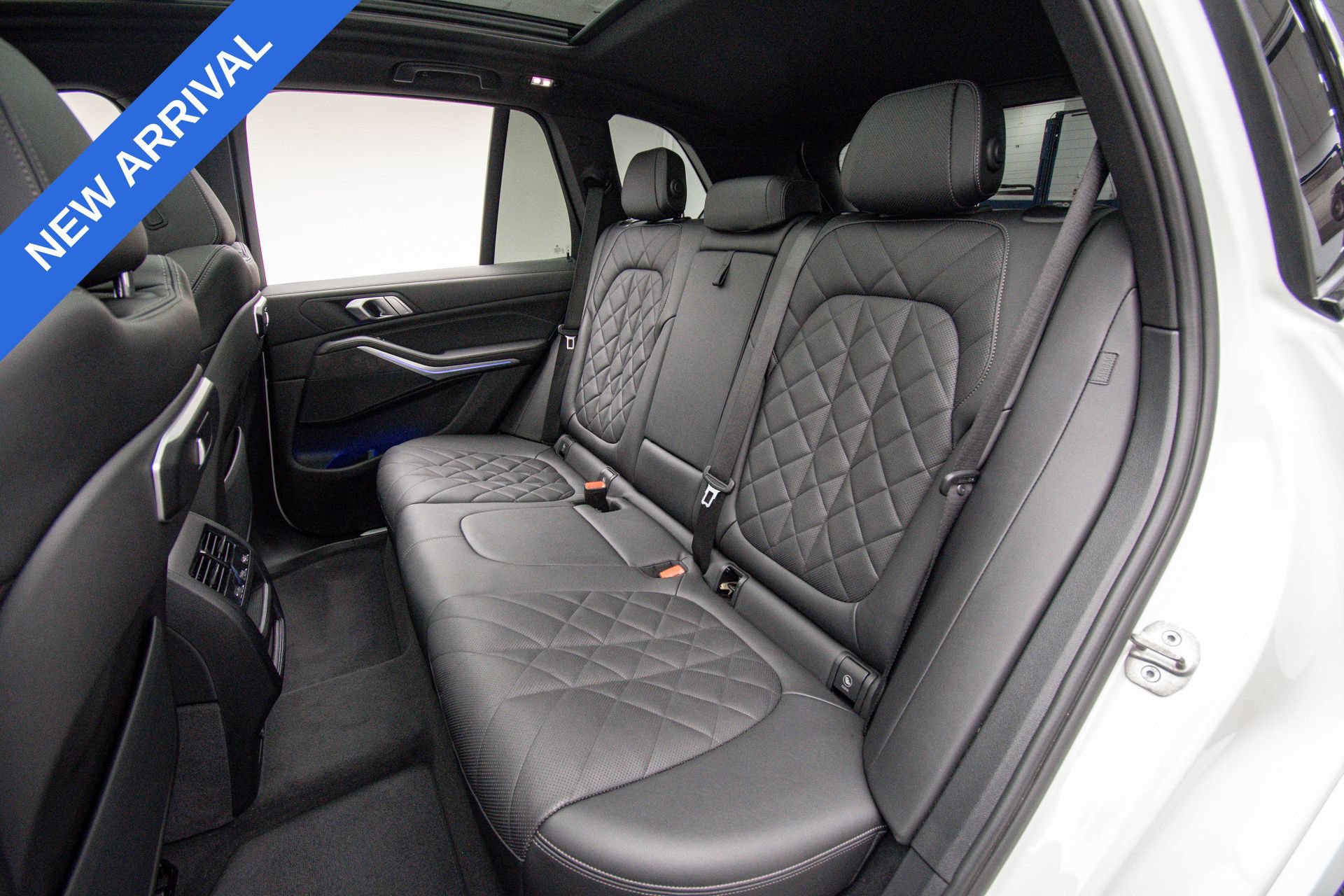 Used 2024 BMW X5 xDrive40i w/ M Sport Package AWD/4WD image 12