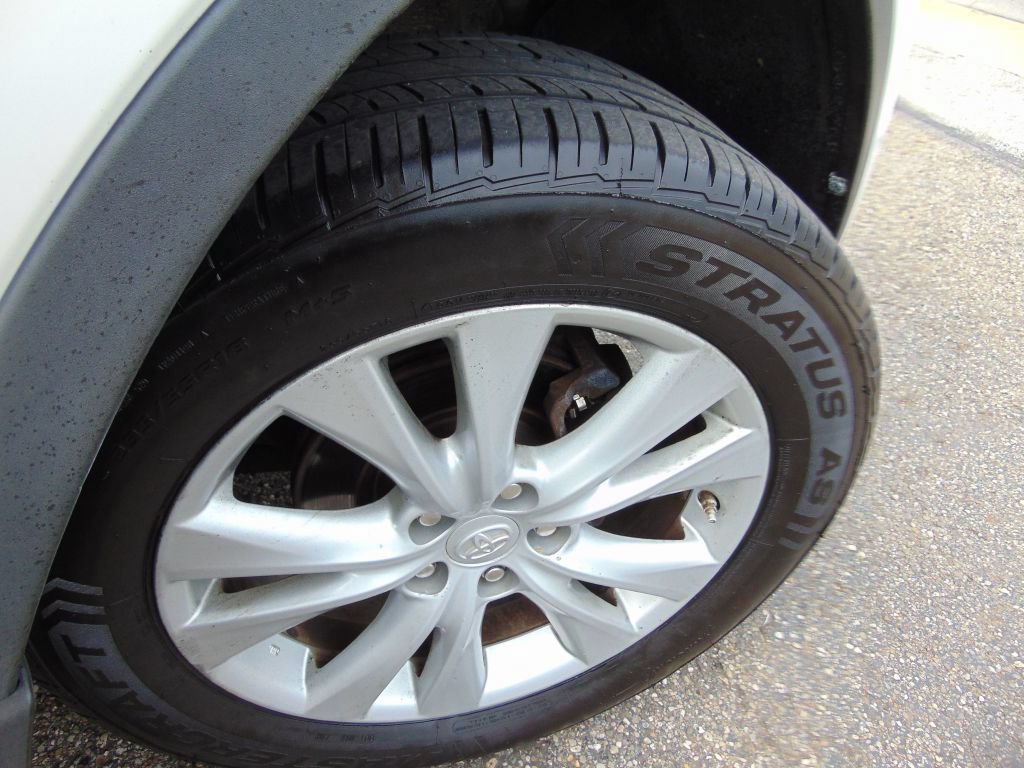 Used 2014 Toyota RAV4 Limited w/ Technology Package AWD/4WD image 31