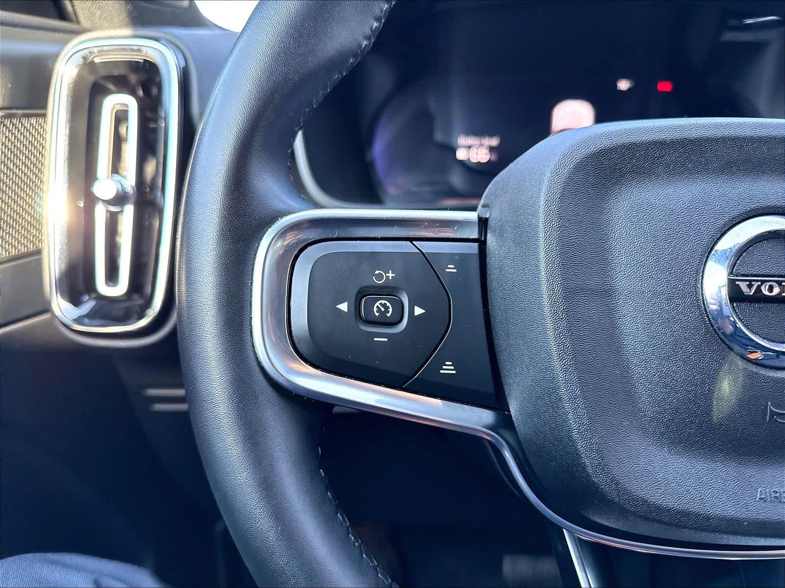 Used 2023 Volvo XC40 Recharge Ultimate w/ Protection Package Premier AWD/4WD image 21