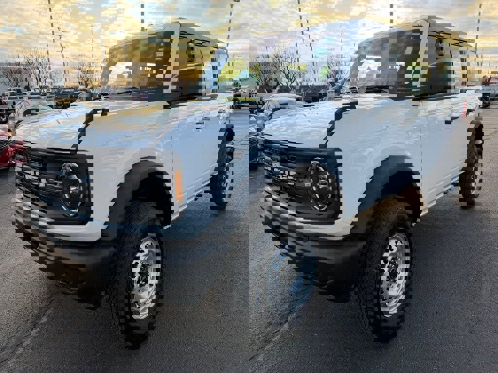 New 2025 Ford Bronco 4-Door image 7