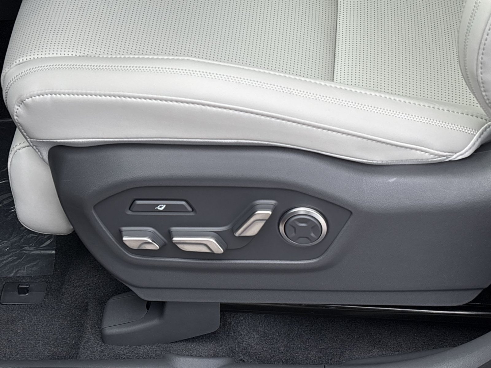 New 2027 Hyundai Santa Fe Calligraphy AWD/4WD image 14
