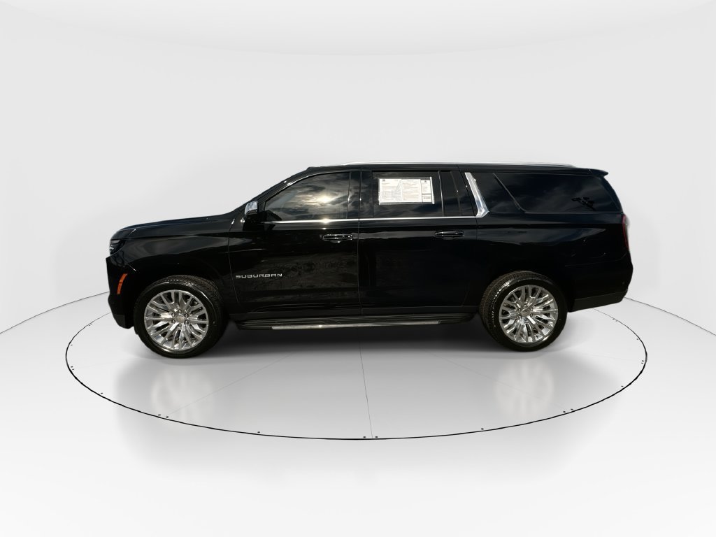 Used 2025 Chevrolet Suburban Premier RWD image 5