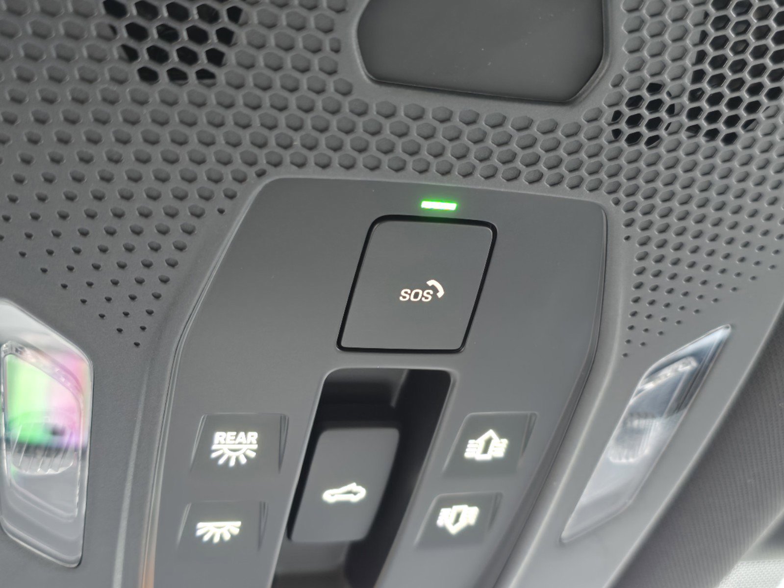 New 2025 Porsche Macan 4S Electric image 25