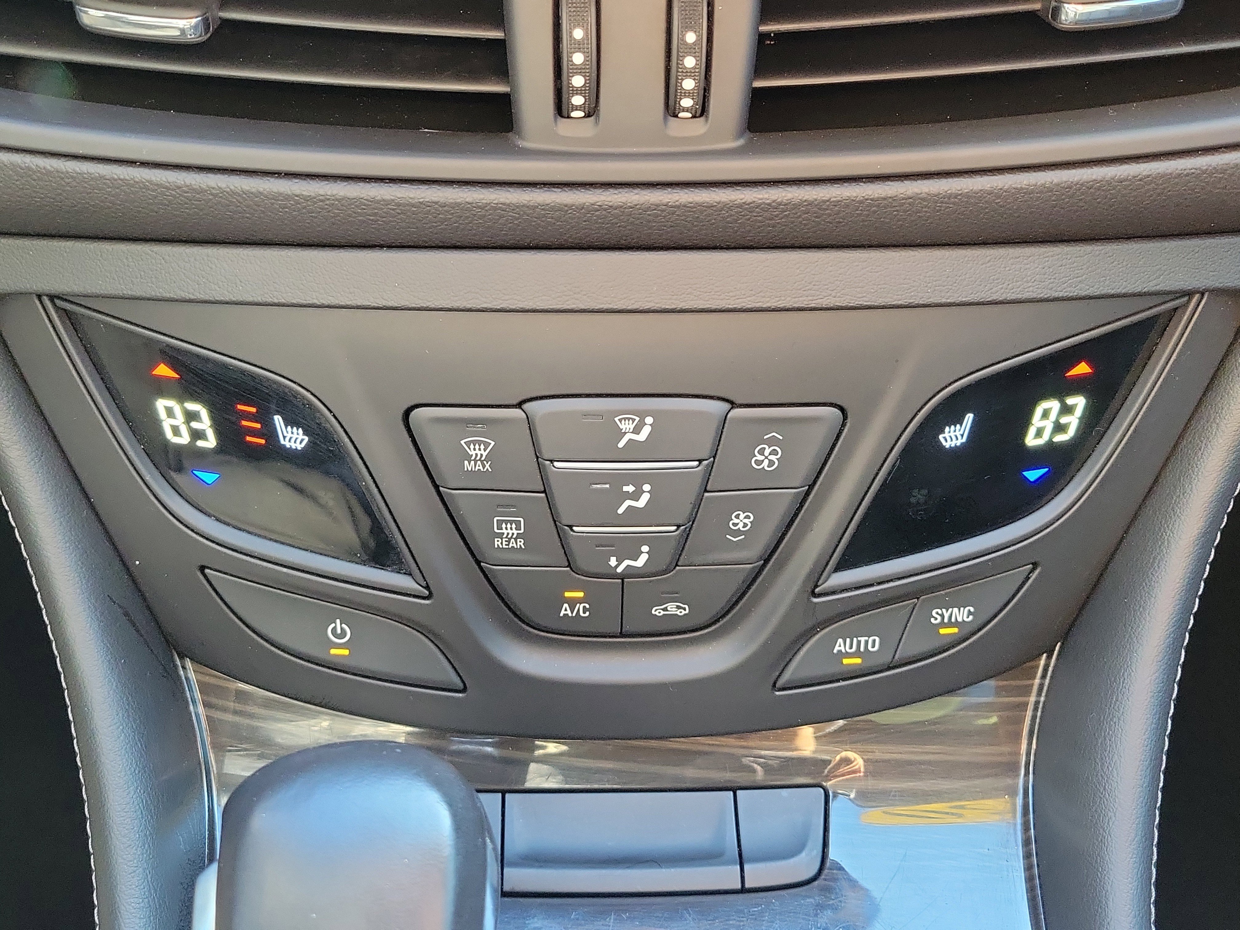 Used 2020 Buick Envision Essence image 37