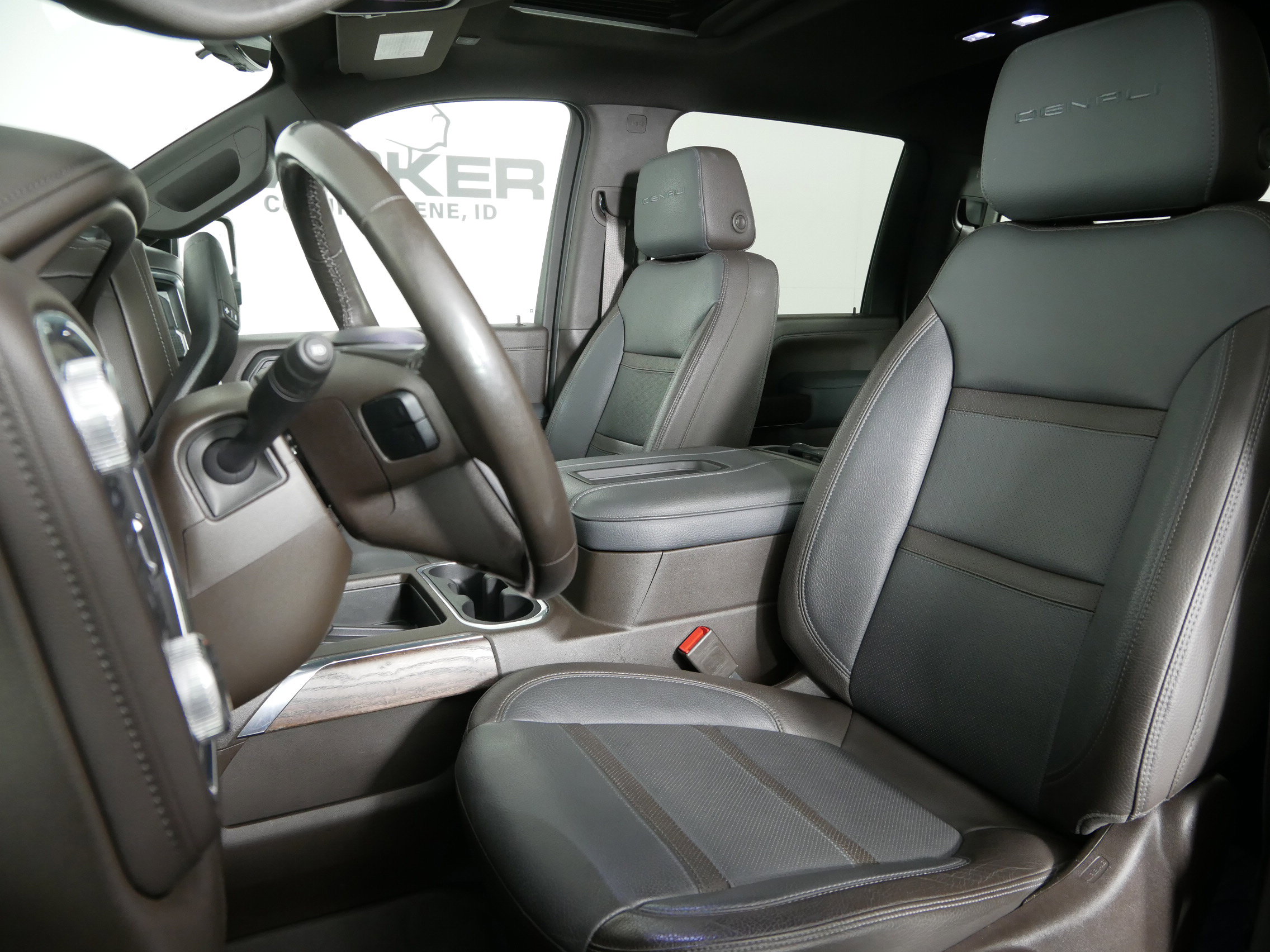 Used 2021 GMC Sierra 3500 Denali w/ Denali Ultimate Package AWD/4WD image 9